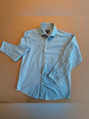 Chaps Boys Blue/White Stripe Button Down Dress Shirt. Size Medium 10/12